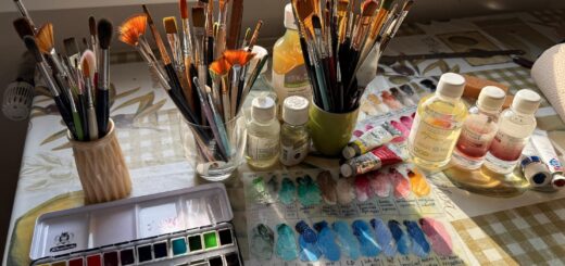 Pinsel für Aquarell und Öl malerei Tisch mit malerei zubechör